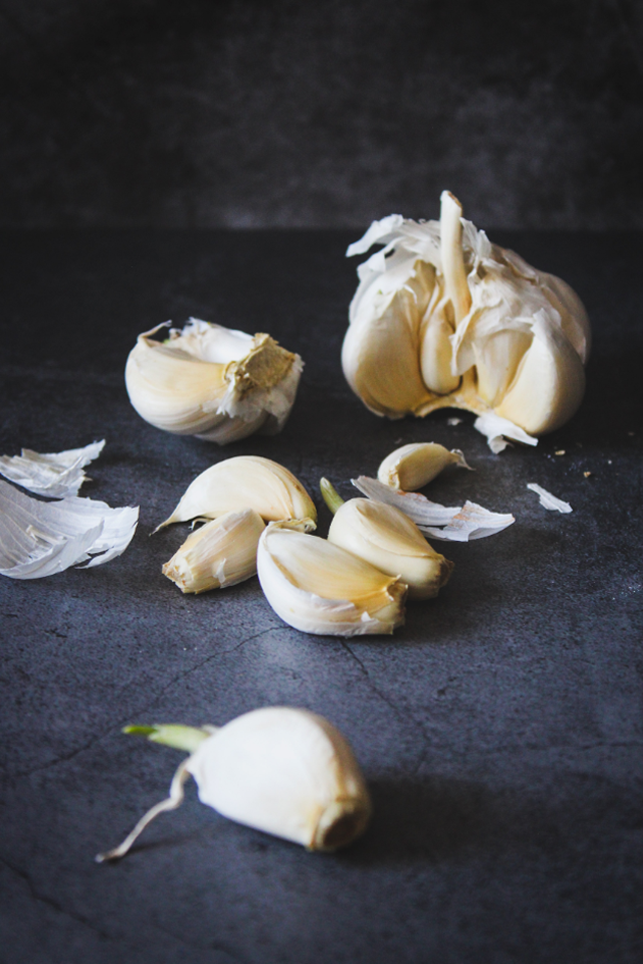Fresh garlic cloves 